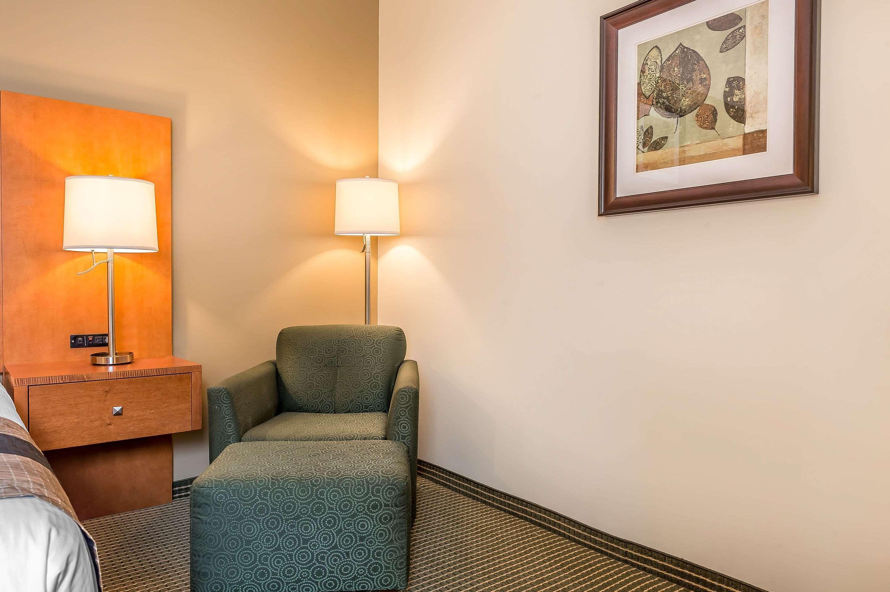 Quality Inn & Suites Hawkesbury Exteriér fotografie