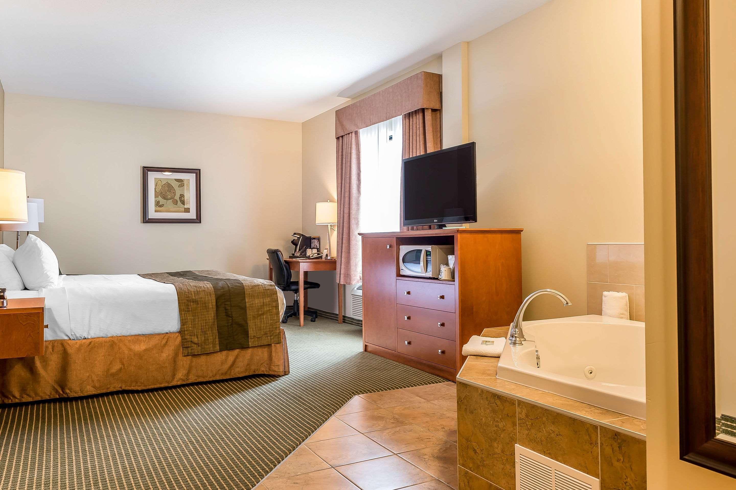 Quality Inn & Suites Hawkesbury Exteriér fotografie