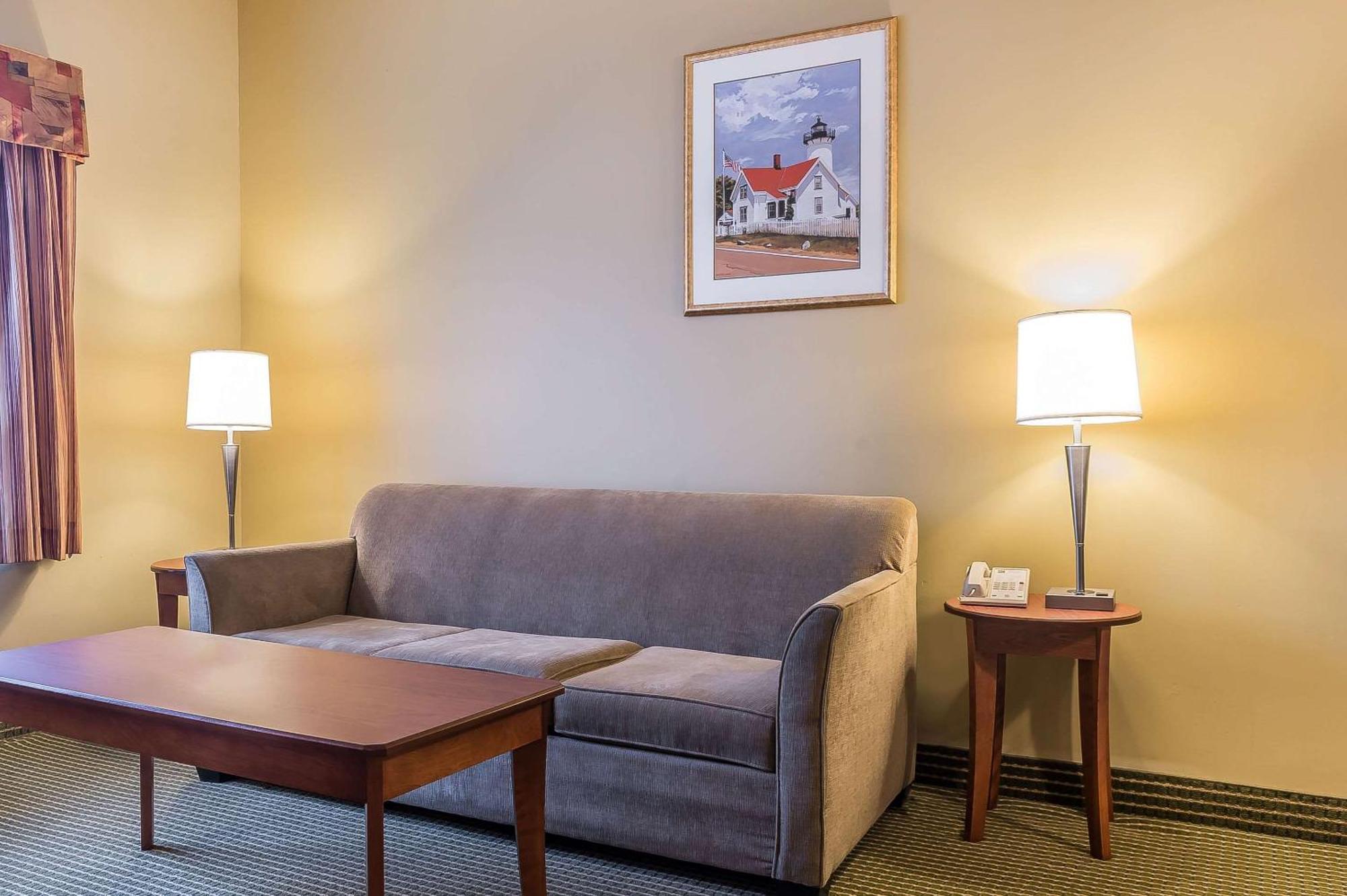 Quality Inn & Suites Hawkesbury Exteriér fotografie