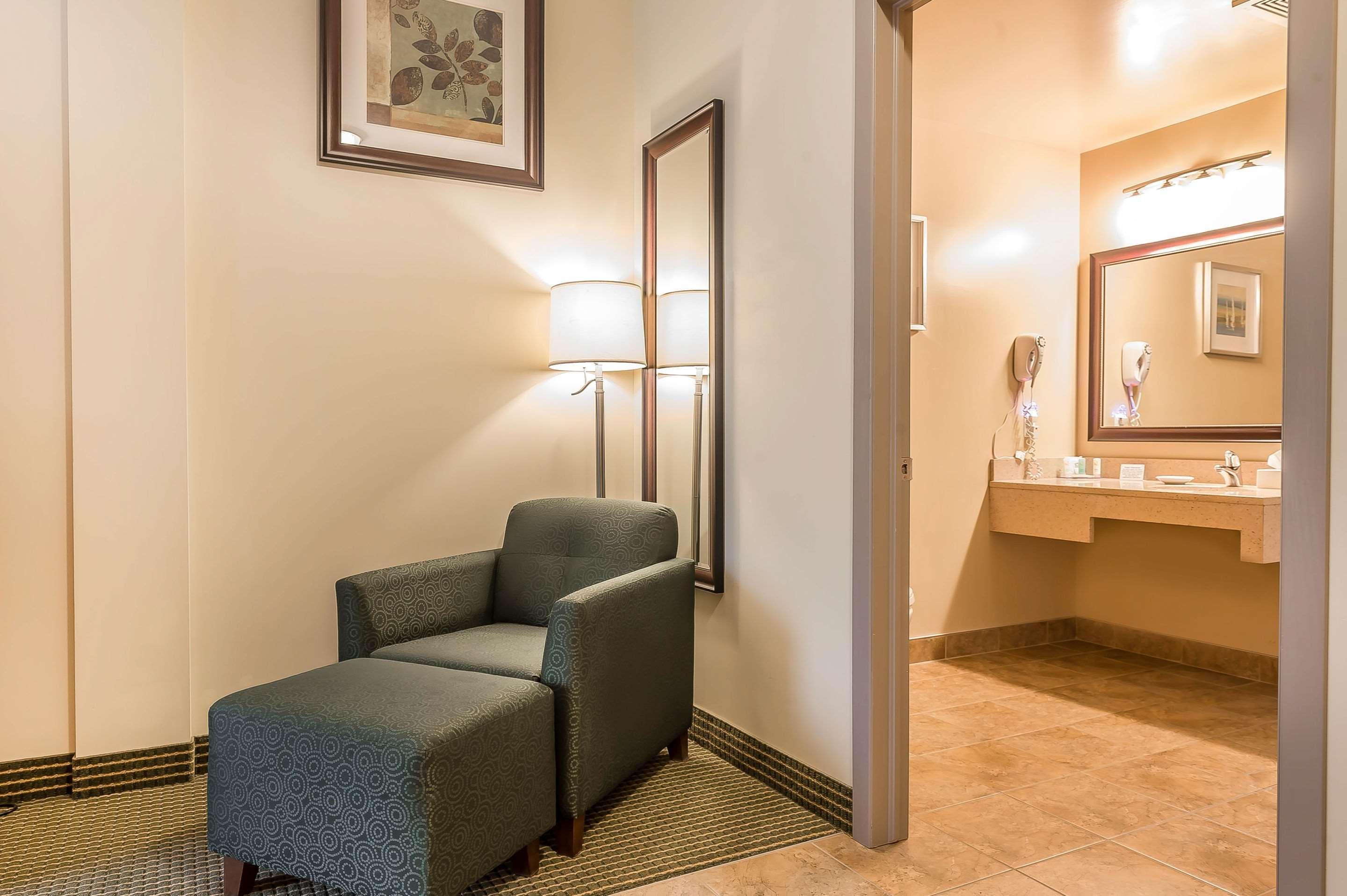 Quality Inn & Suites Hawkesbury Exteriér fotografie