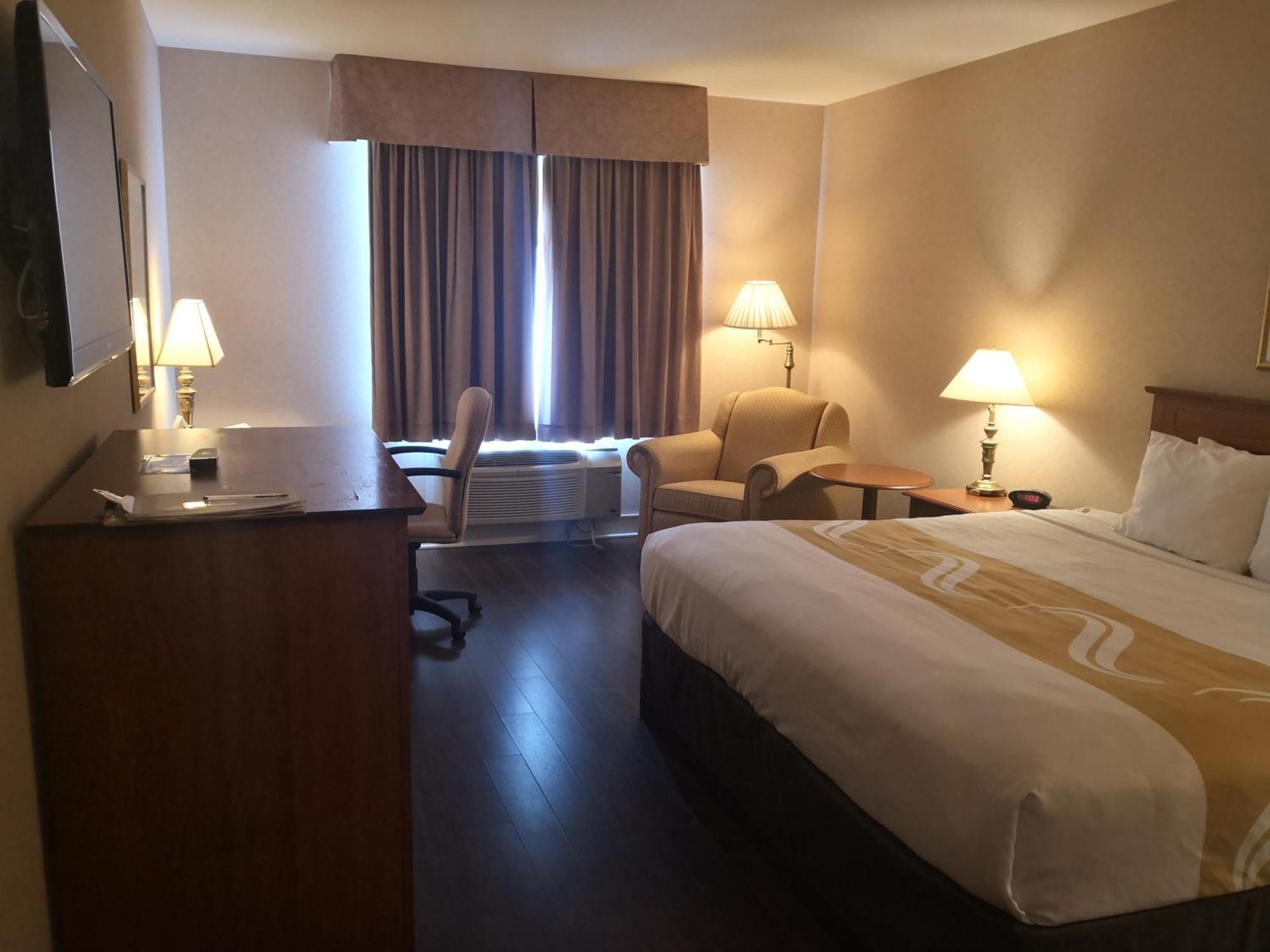 Quality Inn & Suites Hawkesbury Exteriér fotografie