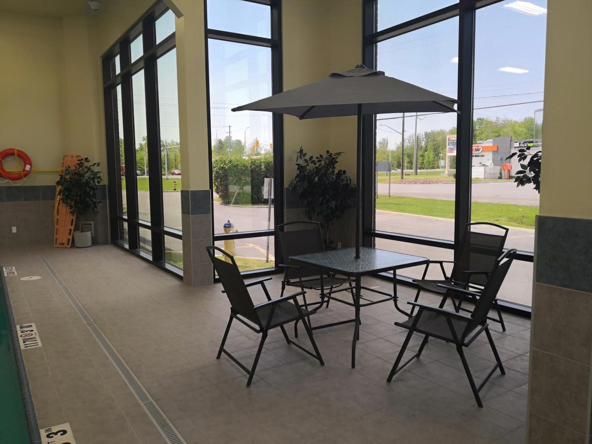Quality Inn & Suites Hawkesbury Exteriér fotografie
