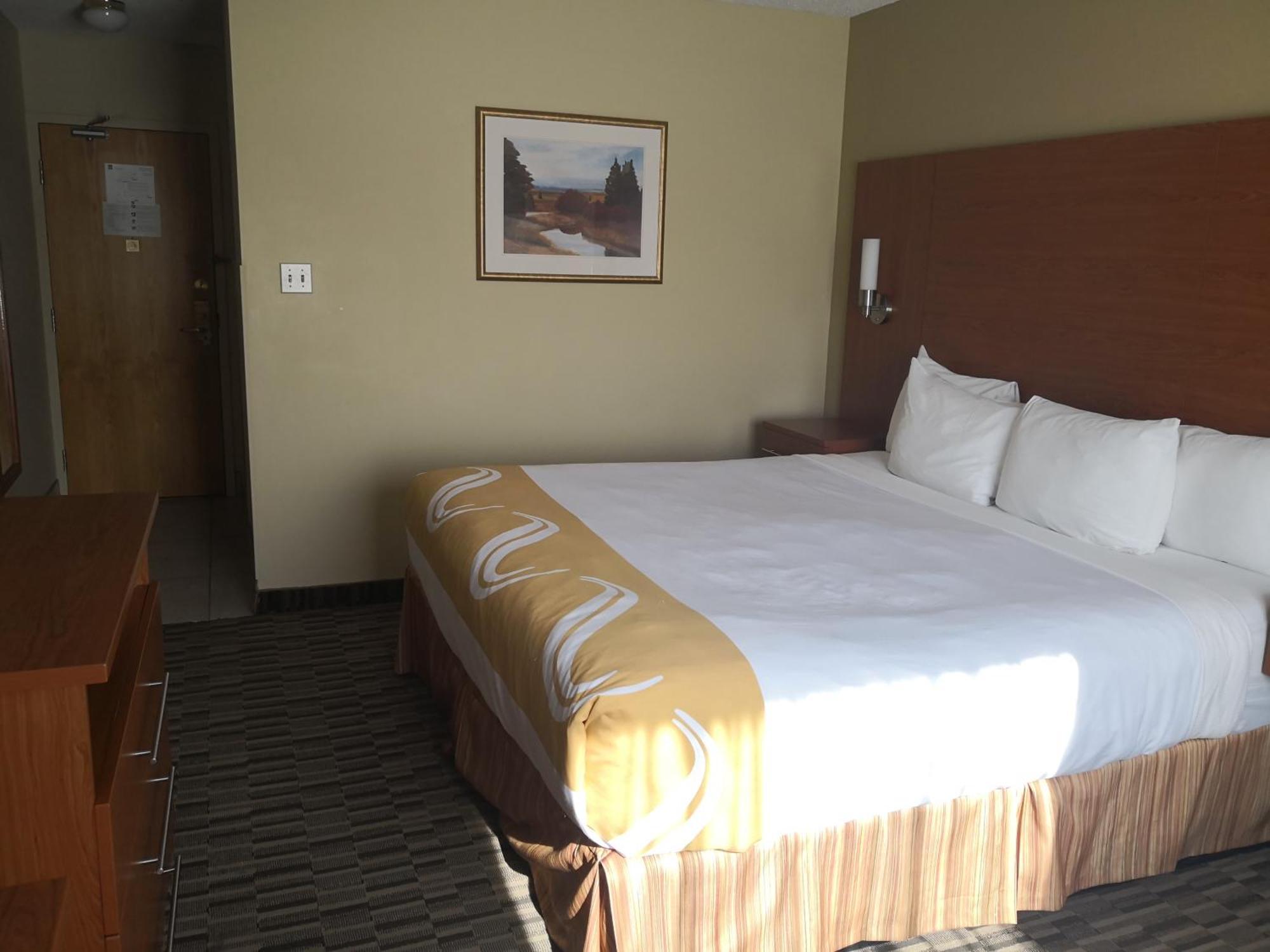Quality Inn & Suites Hawkesbury Exteriér fotografie