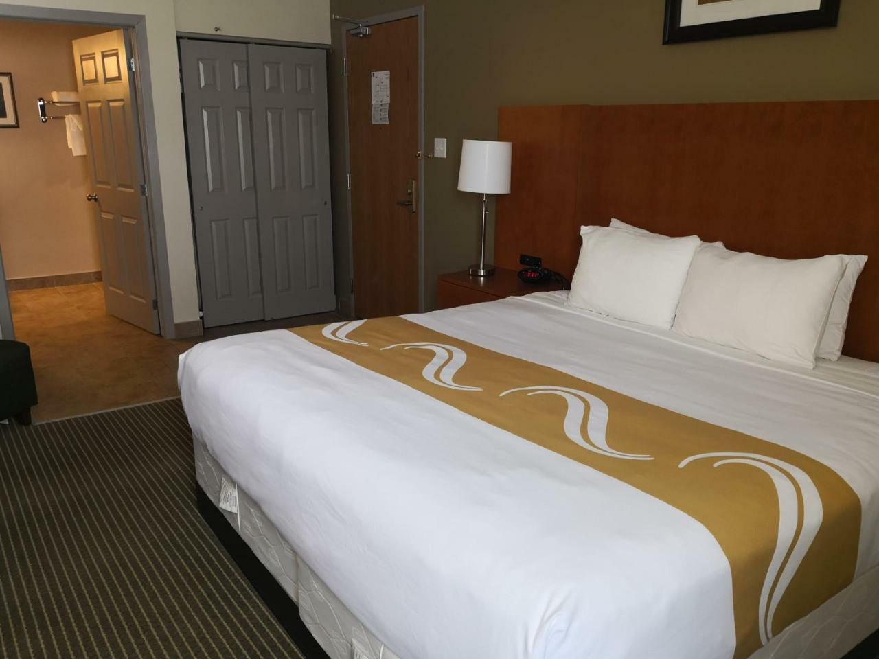 Quality Inn & Suites Hawkesbury Exteriér fotografie
